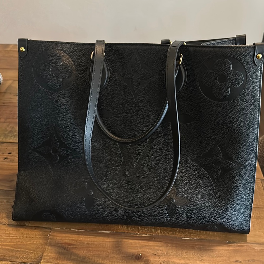Louis Vuitton OnTheGo GM